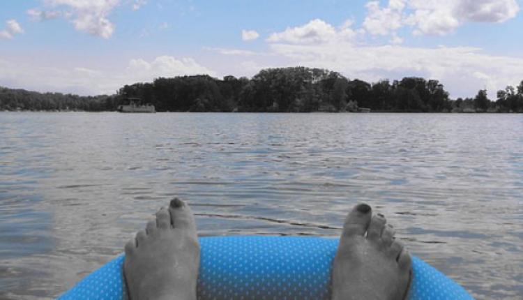 feet-on-pool-float-on-lake